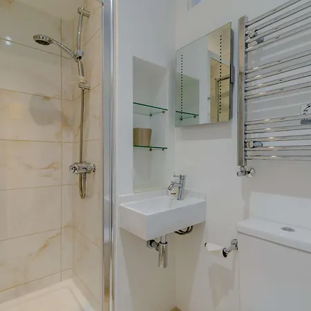 3 Bed In 90032 *
