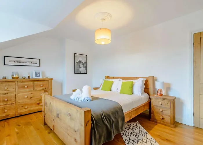 3 Bed In Oc-90032 해러게이트