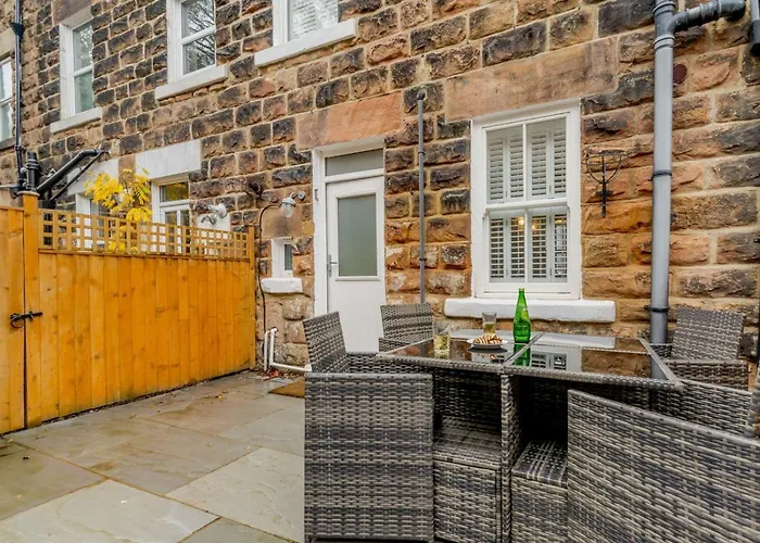 3 Bed In Oc-90032 Harrogate